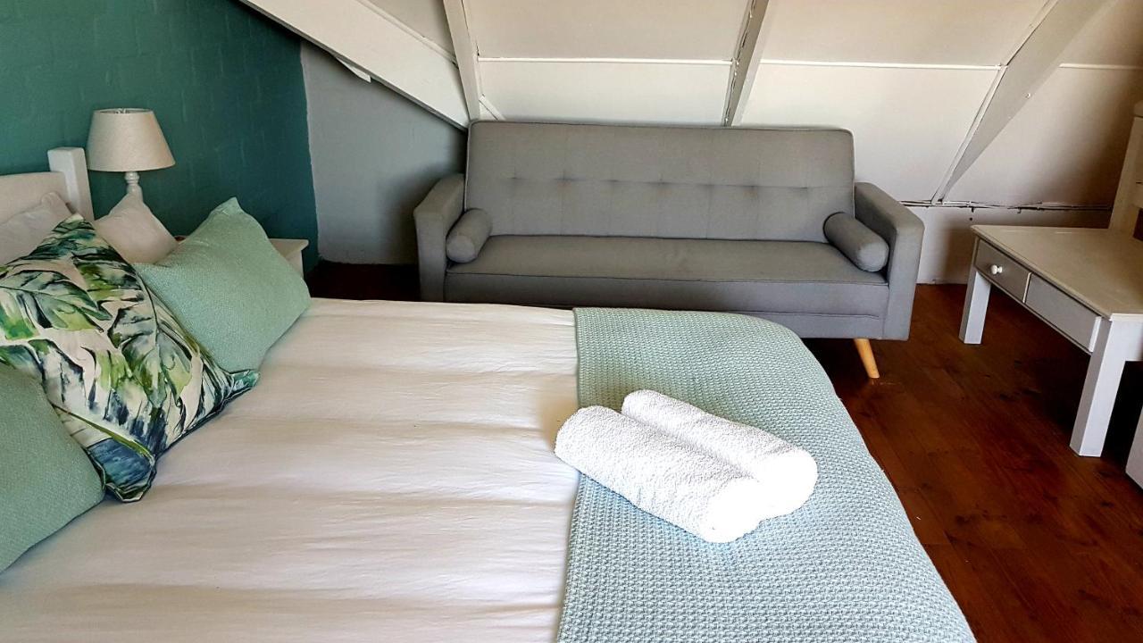 West Coast Seaside Getaway Hotel Grotto Bay Ngoại thất bức ảnh