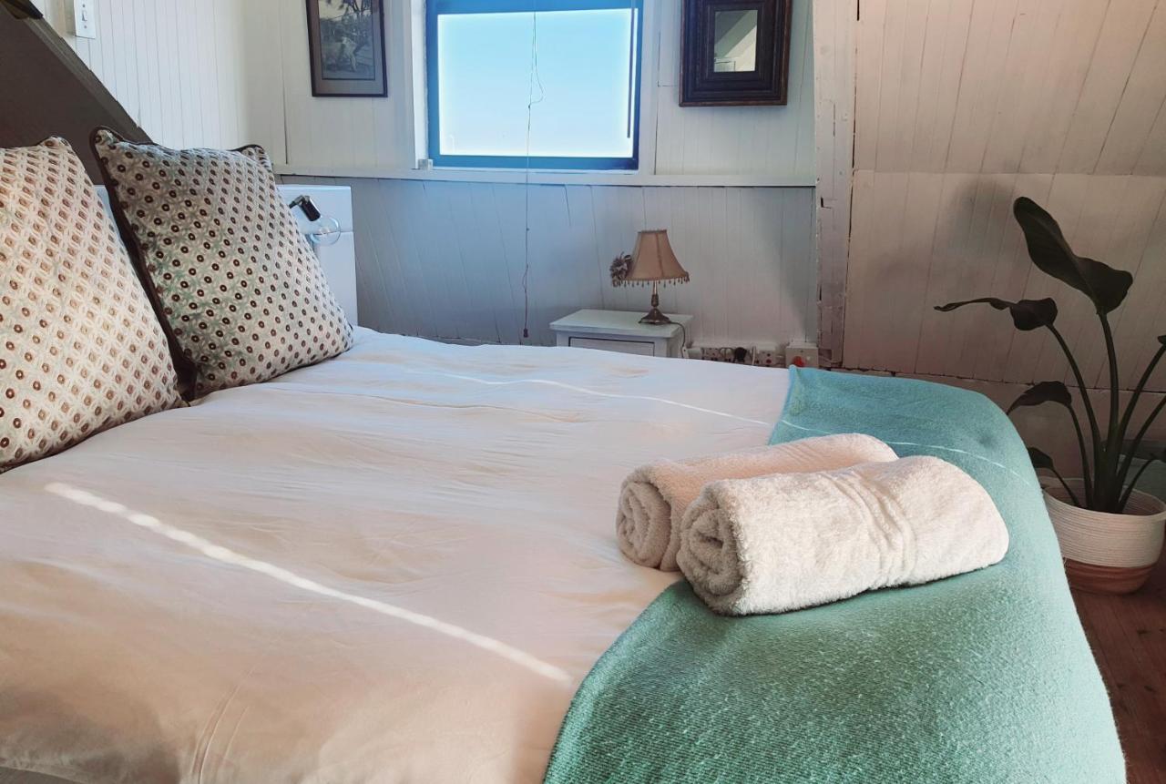 West Coast Seaside Getaway Hotel Grotto Bay Ngoại thất bức ảnh