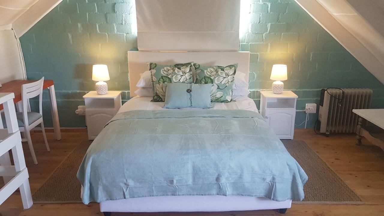 West Coast Seaside Getaway Hotel Grotto Bay Ngoại thất bức ảnh